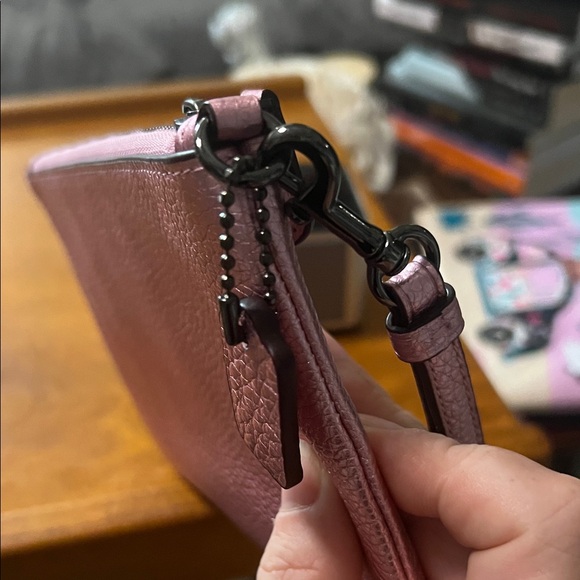Coach Metallic Pink Wristlet NWOT - Picture 5 of 10